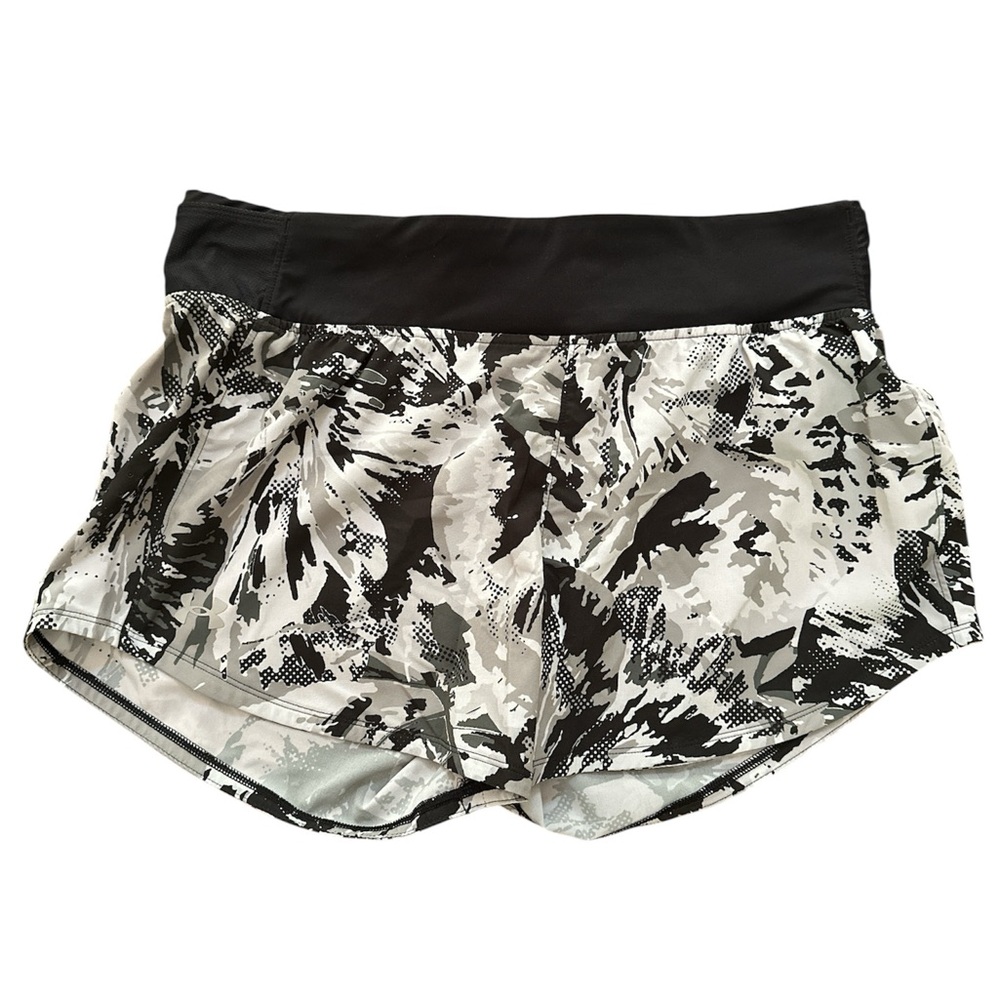 Under Armer Black and White Athletic Shorts with Abstract Design